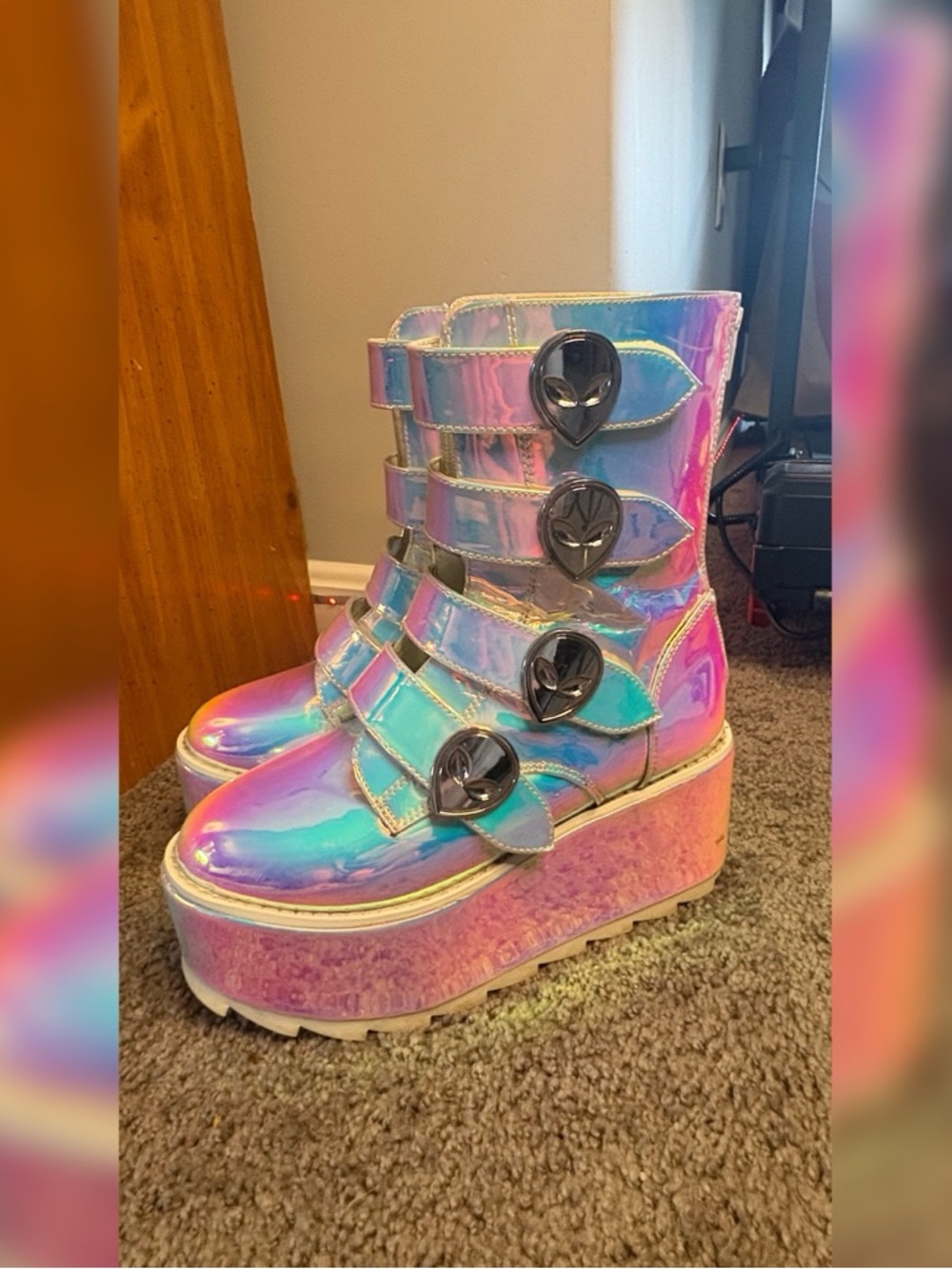 YRU Karma Alien Holographic Platform Boots - Picture 2 of 8